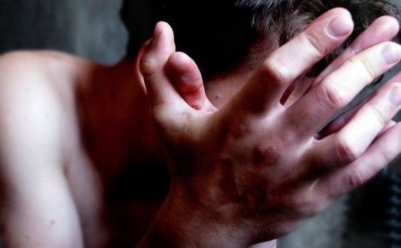 Bakıda ana qızları ilə birləşib keçmiş ərini və oğlunu döydü