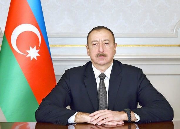 Президент наградил Рамиза Мехтиева орденом 