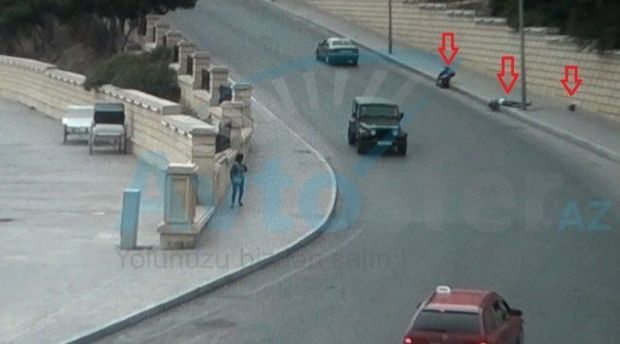 В Баку мотоциклист врезался в фонарный столб и погиб - ВИДЕО