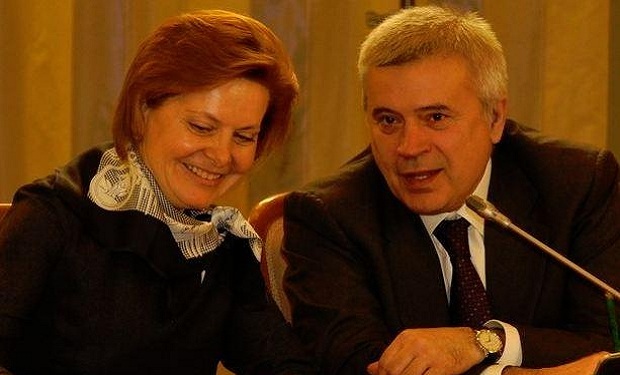 Azərbaycanlı biznesmenin arvadı milyonçular siyahısında