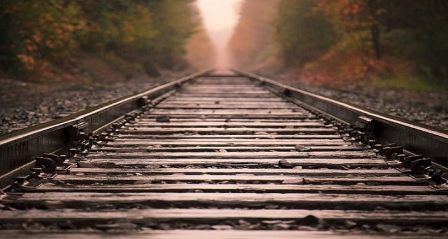 В Барде женщина попала под поезд и осталась без руки