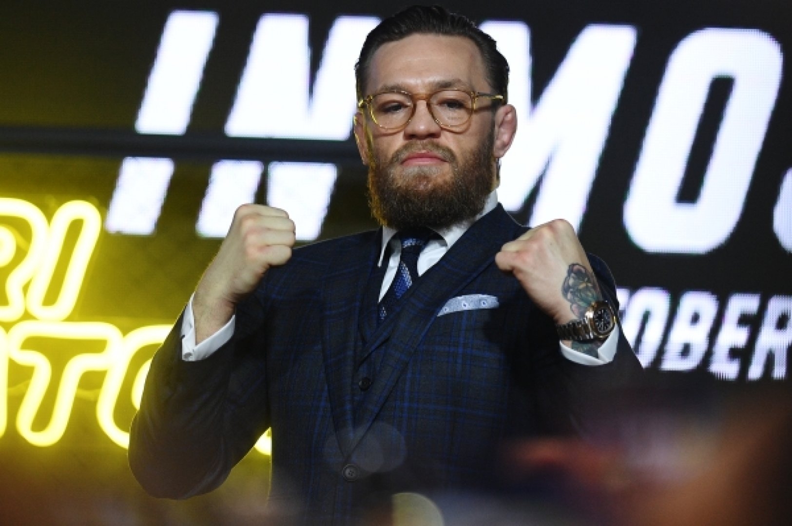 Konor dağıstanlıları təhqir etdi, oteli mühasirəyə aldılar - VİDEO