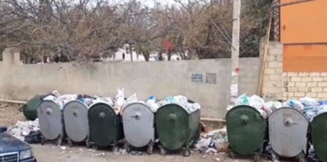 HƏYACAN TƏBİLİ! Masazırda məktəbin qarşısı antisanitar vəziyyətdədir - VİDEO