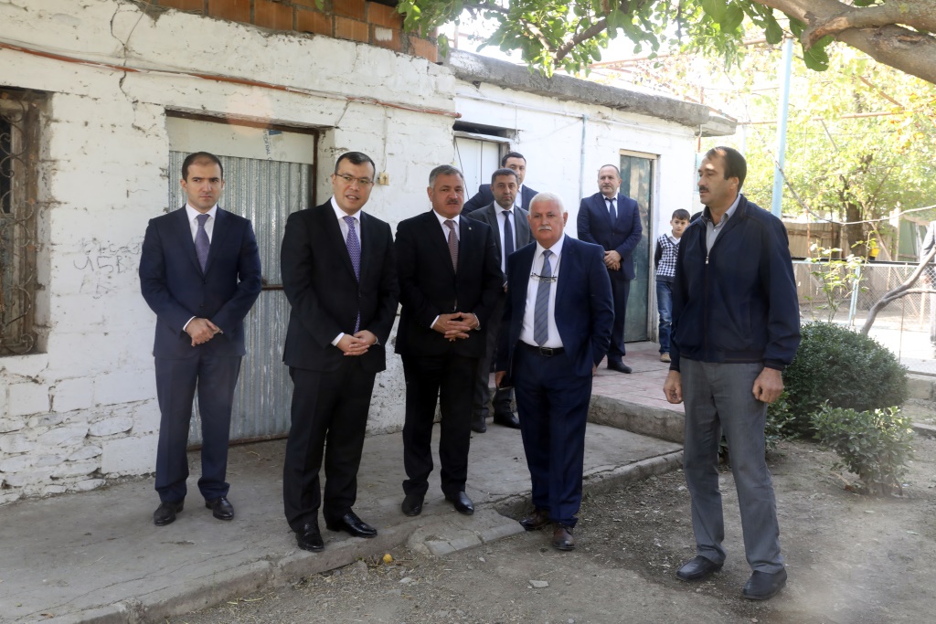 Özünüməşğulluq proqramı çərçivəsində yaradılmış təsərrüfatlara baxış keçirilib