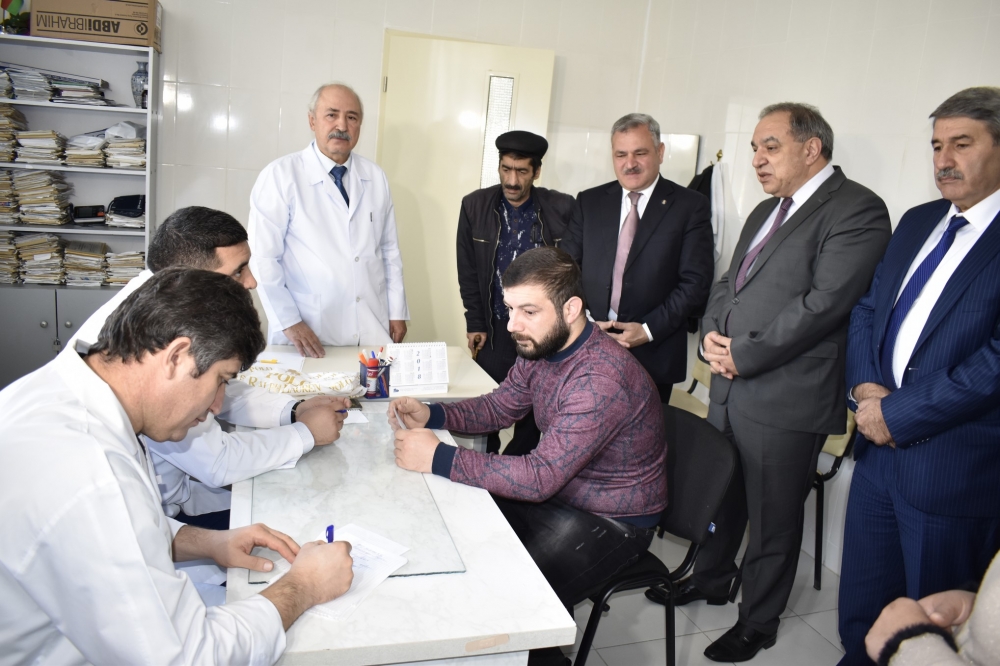 Elmi Cərrahiyyə Mərkəzinin mütəxəssisləri Tərtərdə əhaliyə konsultativ tibbi yardım göstəriblər