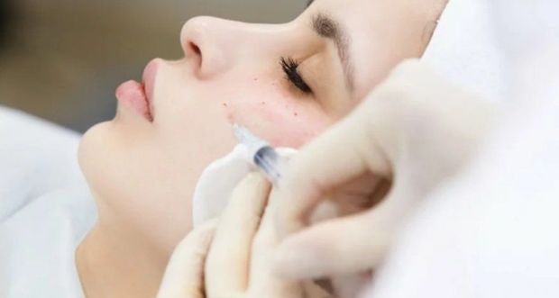 Gözəl burun istəyən qız gözündən oldu