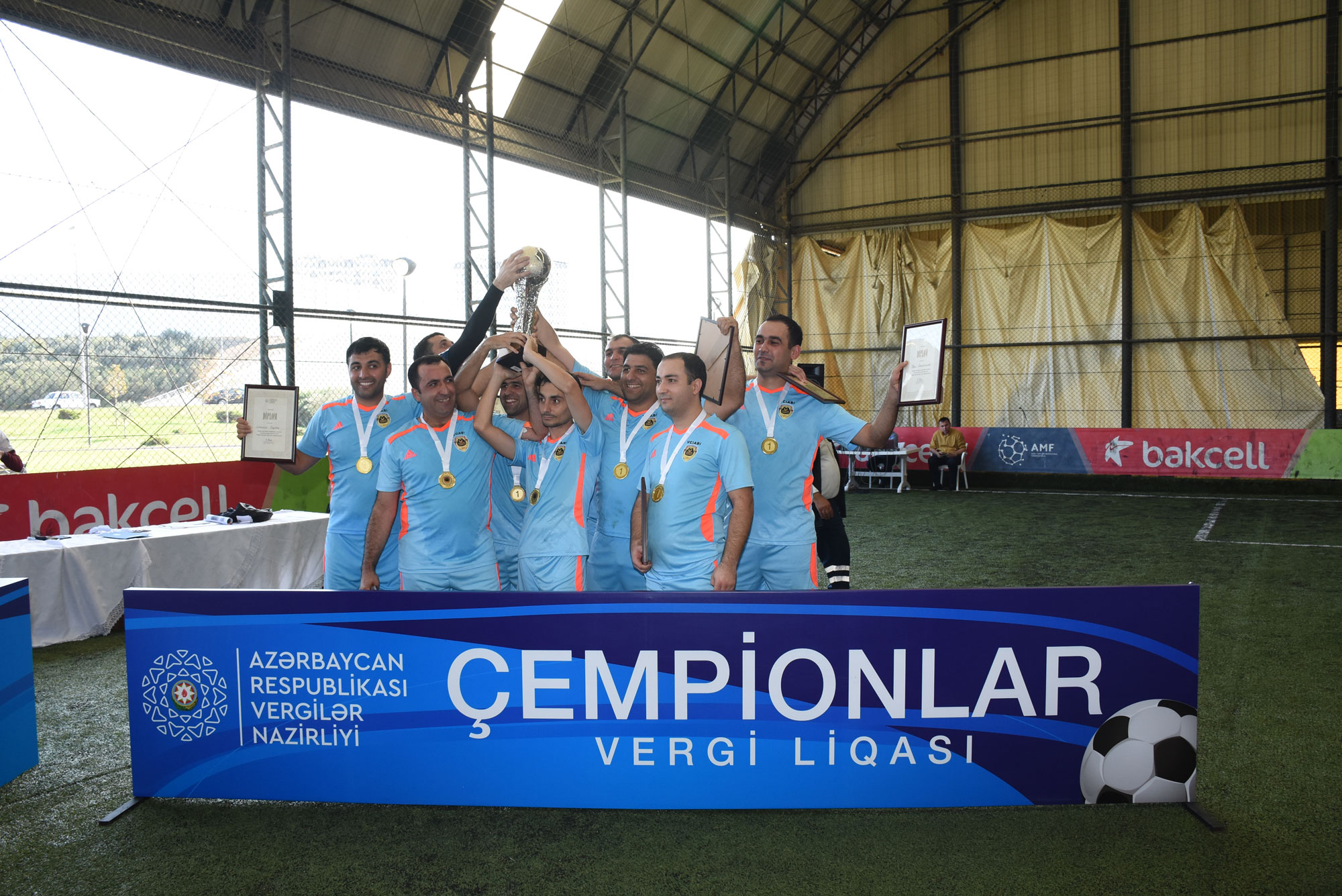 Vergi xidməti əməkdaşları arasında mini-futbol yarışı keçirilib