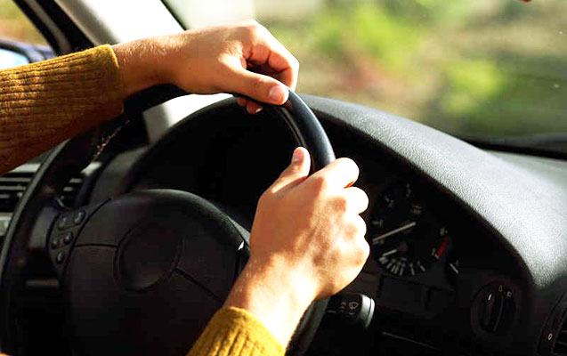 Yol hərəkətini pozduğu üçün saxlanıldı, oğru çıxdı