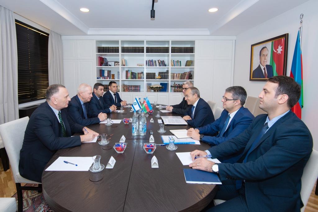 İqtisadiyyat naziri İsrailin Aliyah və İnteqrasiya (Absorbsiya) naziri ilə görüşüb