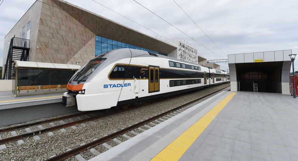 Bakı-Sabunçu qatarından istifadə edənlərə ŞAD XƏBƏR - VİDEO