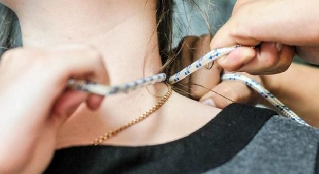 Məhkəmə arvadını iplə boğub öldürəni müalicəyə göndərdi