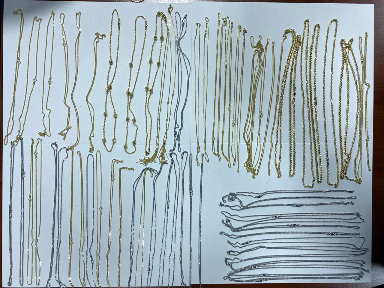 Zərgərlik məmulatının gömrük sərhədindən bəyan etmədən keçirilməsi cəhdinin qarşısı alınıb