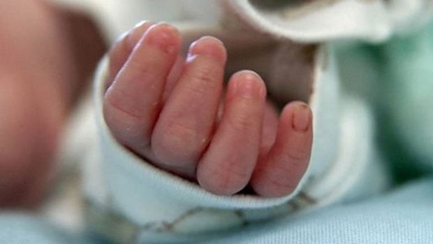 Anasının ehtiyatsızlığı ucbatından iki yaşlı uşaq ağır yanıq xəsarətləri aldı