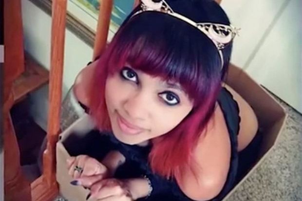 İnsan olmaqdan imtina edən qadın pişik oldu və “sahibini tapdı”