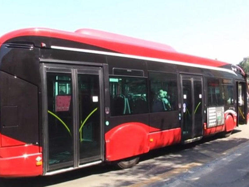 Paytaxtda marşrut avtobuslarının hərəkətində çətinlik yaranıb