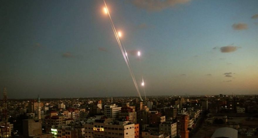 Одна из десяти выпущенных по Израилю ракет попала в жилой дом