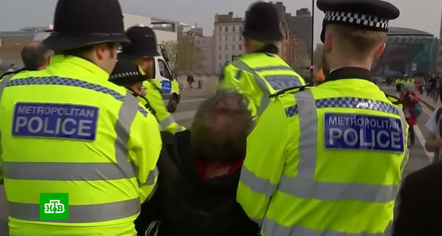 Британская полиция сообщила подробности о 39 погибших в грузовике