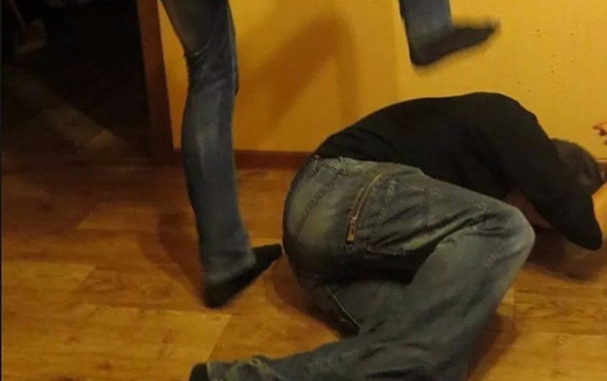 Azərbaycanda dəhşət - Qonşusunu döyərək at arabası ilə üzərindən keçdi