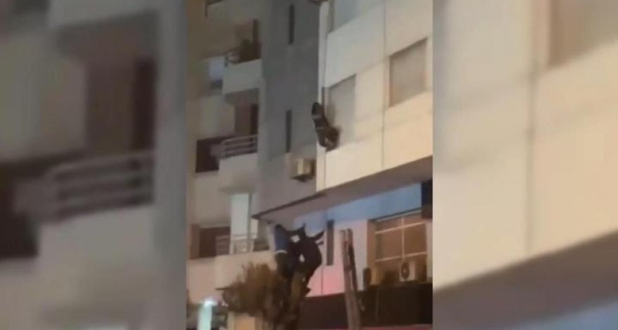 Отважная женщина с помощью занавесок спасла девочку из горящей квартиры