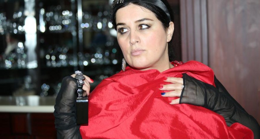 Мать Эльзы Сеидджахан стала жертвой мошенников