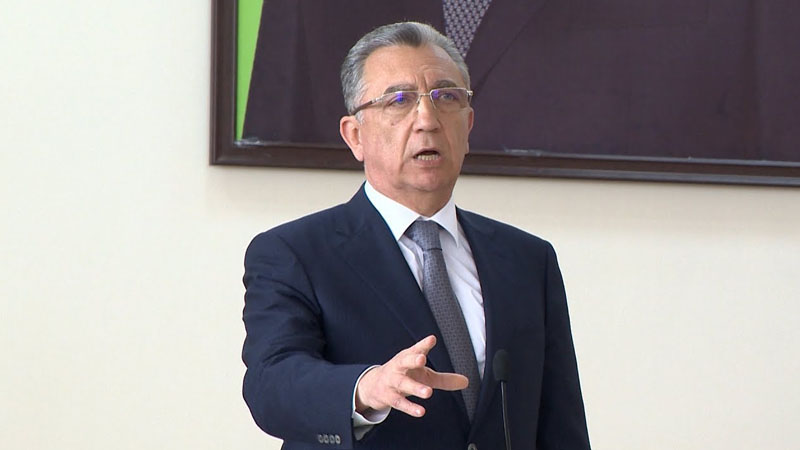 Eldar Əzizovdan icra başçılarına ciddi xəbərdarlıq