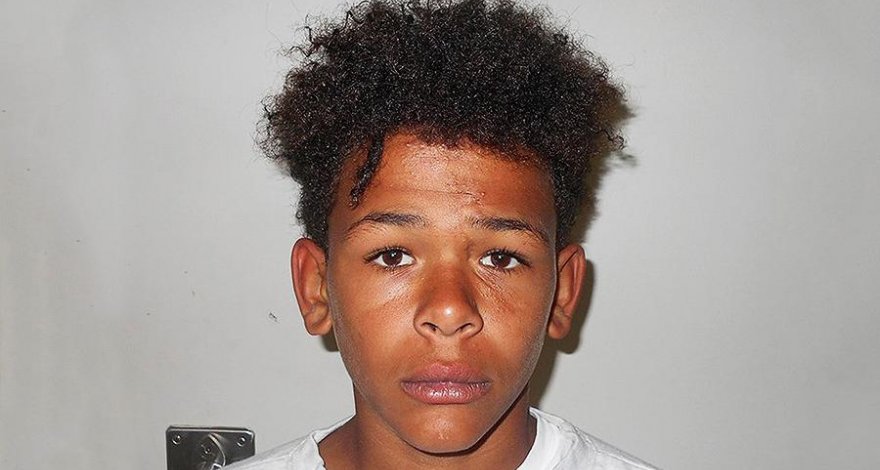 Обвиняемый в двойном убийстве 13-летний американец сбежал из суда