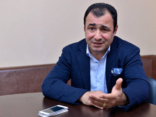 Заслуженный артист Азербайджана исполнил мугам на немецком языке - ВИДЕО