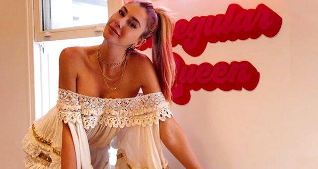 Şeyma bikinili görüntülərini yaydı - FOTO