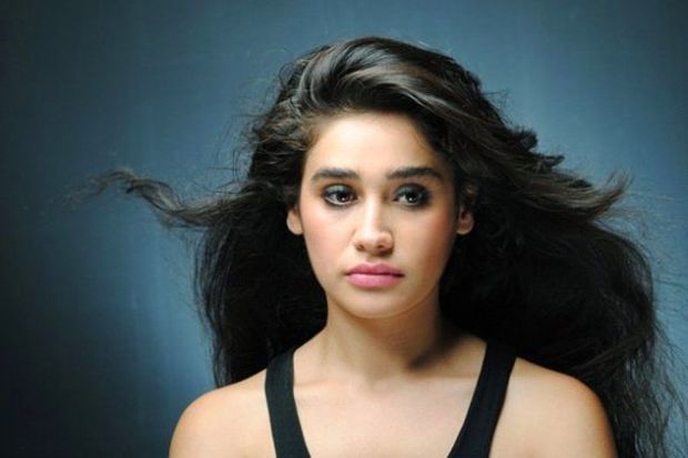 Турецкая актриса совершила кражу в Азербайджане и сбежала в США