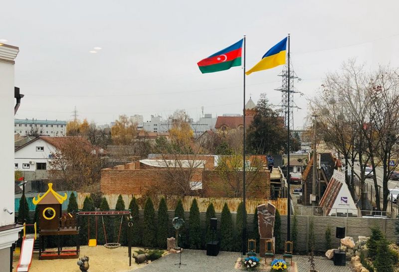 Erməni kilsəsi yanında Azərbaycan bayrağı ucaldıldı - FOTOLAR