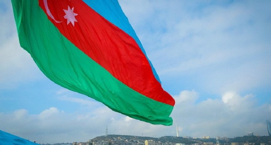 В Азербайджане отмечается День Государственного флага