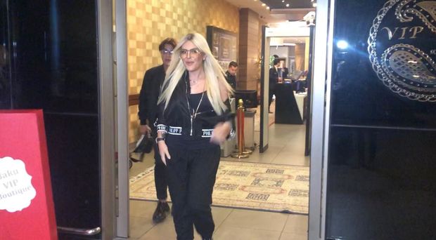 Cinsini dəyişib ərə gedən bloqer Bakıda - FOTO/VİDEO