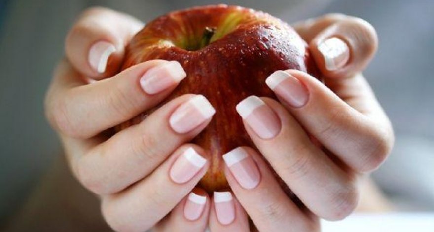 Трюк девушки с яблоком поразил японцев - ВИДЕО