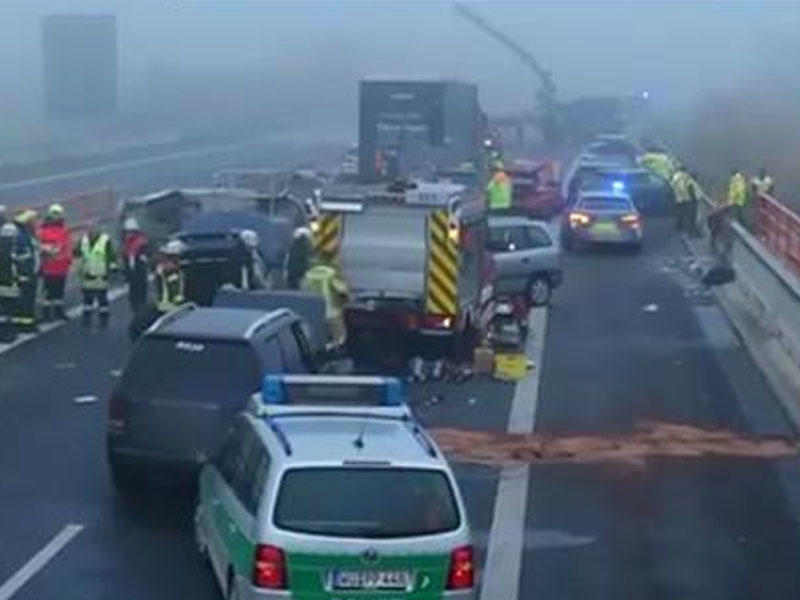 18 maşın toqquşdu, 29 nəfər yaralandı - VİDEO
