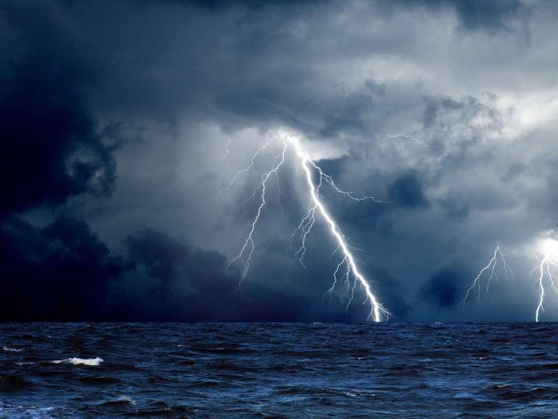 Hindistanda FACİƏ - 460 min sakin təhlükədə, ölənlər var