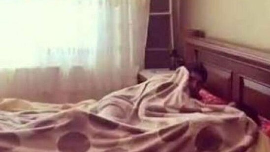 Ər arvadını xəyanət edəndə tutdu və videoya çəkdi - Bakıda ŞOK OLAY(VİDEO)