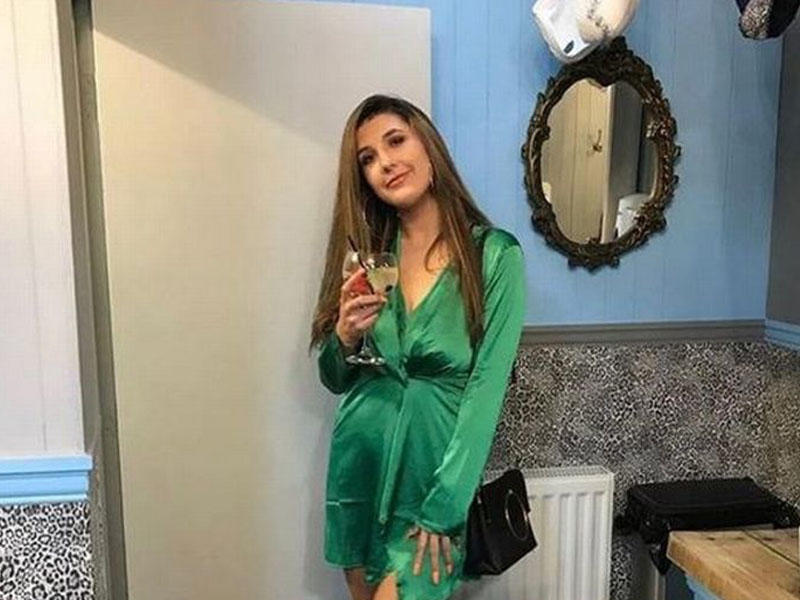 Baş ağrısı ilə evə gələn qızın cansız bədəni tapıldı - FOTO