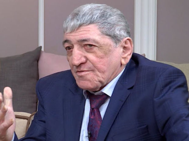 Рамиш вспомнил свою обезьянку с золотым зубом - ВИДЕО