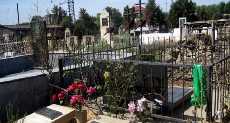 В Шамкире обокрали кладбище