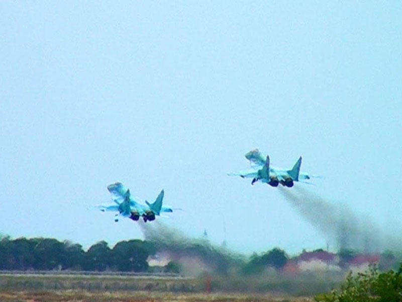 Əməliyyat təlimində qoşunlar yerdəyişmə tapşırıqlarını icra edib - VİDEO - FOTO