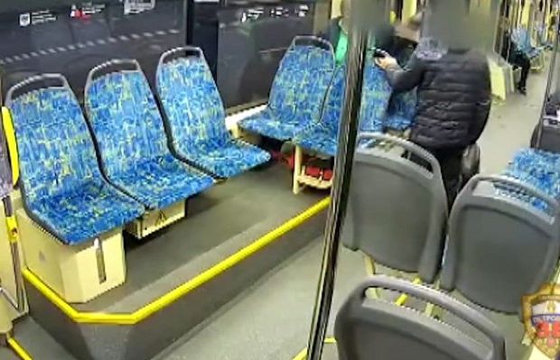 Hamilə qadın huşunu itirənə qədər döyüldü - VİDEO