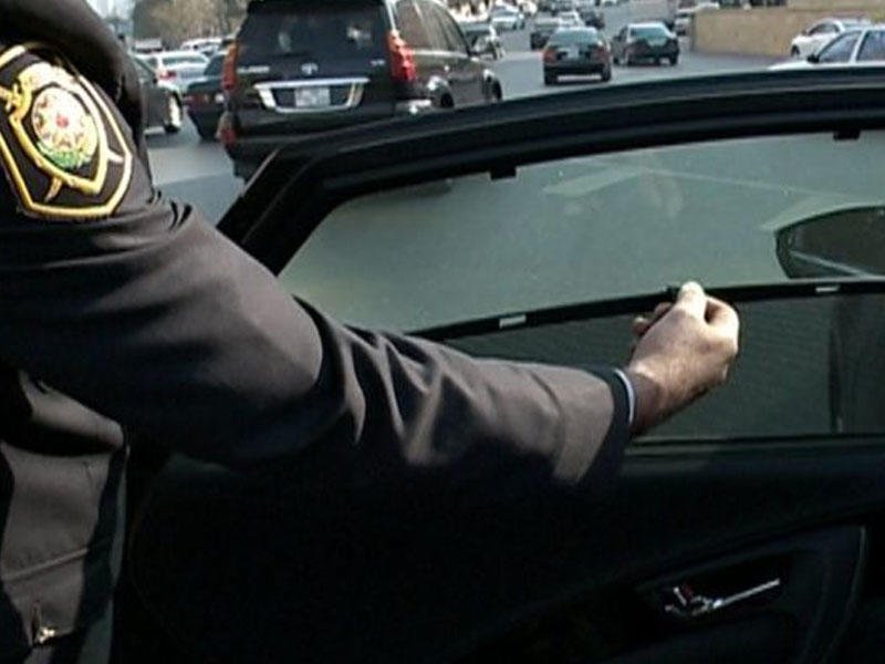 Jalüzdən istifadə edən sürücülərin nəzərinə: Bu halda cərimələnəcəksiniz!