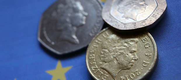 Великобритания уничтожает свои деньги из-за отсрочки Brexit