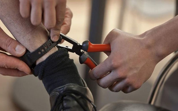 Məhkəmə həbs edilən direktora elektron qolbaq taxılması barədə qərar çıxardı