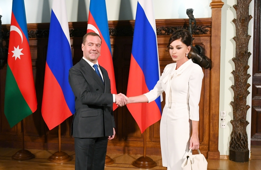 Mehriban Əliyeva Dmitri Medvedevlə görüşüb — FOTOLAR