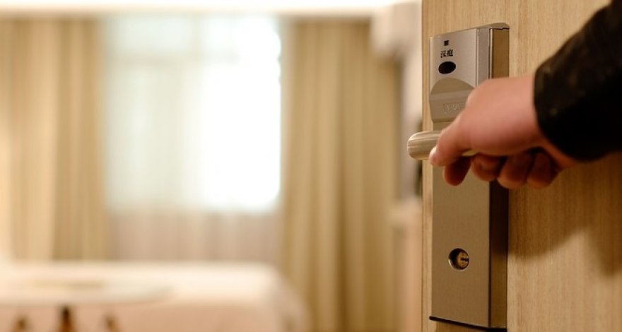 Отель в Японии ведет прямую трансляцию из номеров постояльцев в обмен на скидку - ВИДЕО