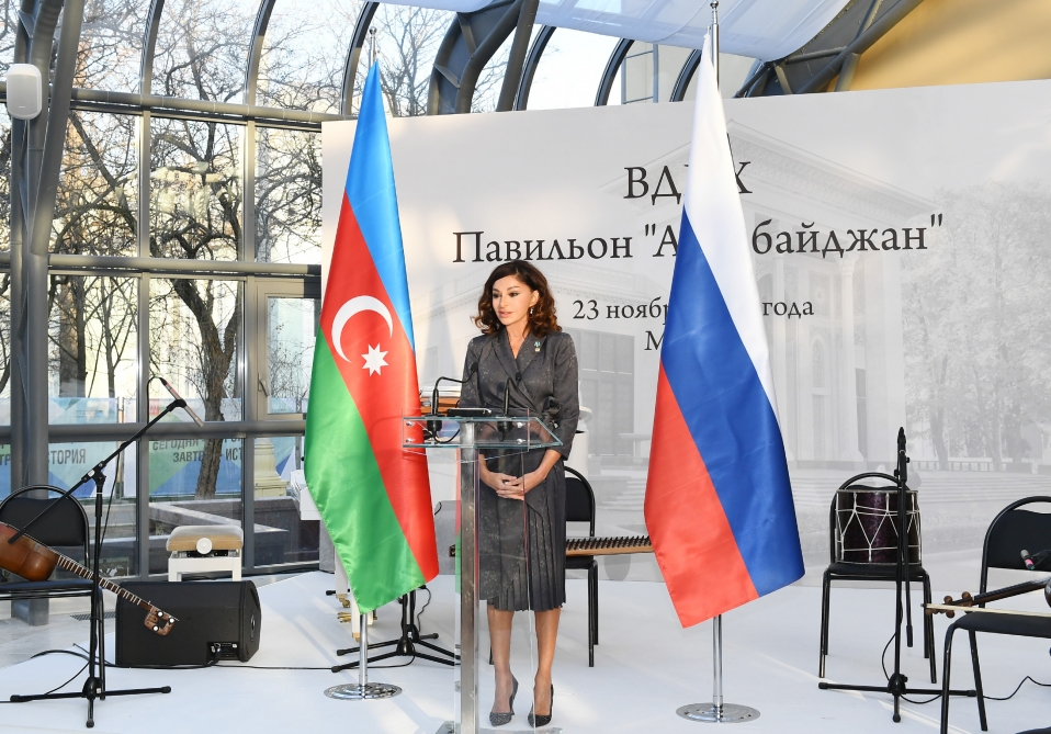 Mehriban Əliyeva Moskvada “Azərbaycan” pavilyonunun açılışında iştirak edib (FOTOLAR)