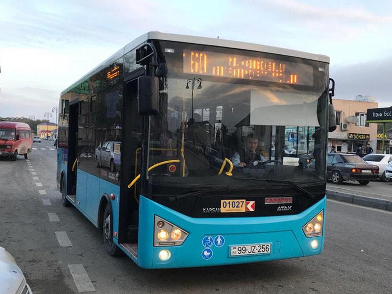 Bakıda avtobus yük maşını ilə toqquşdu - VİDEO