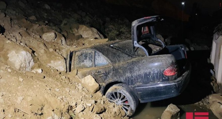 В Баку сошел оползень - ФОТО/ВИДЕО