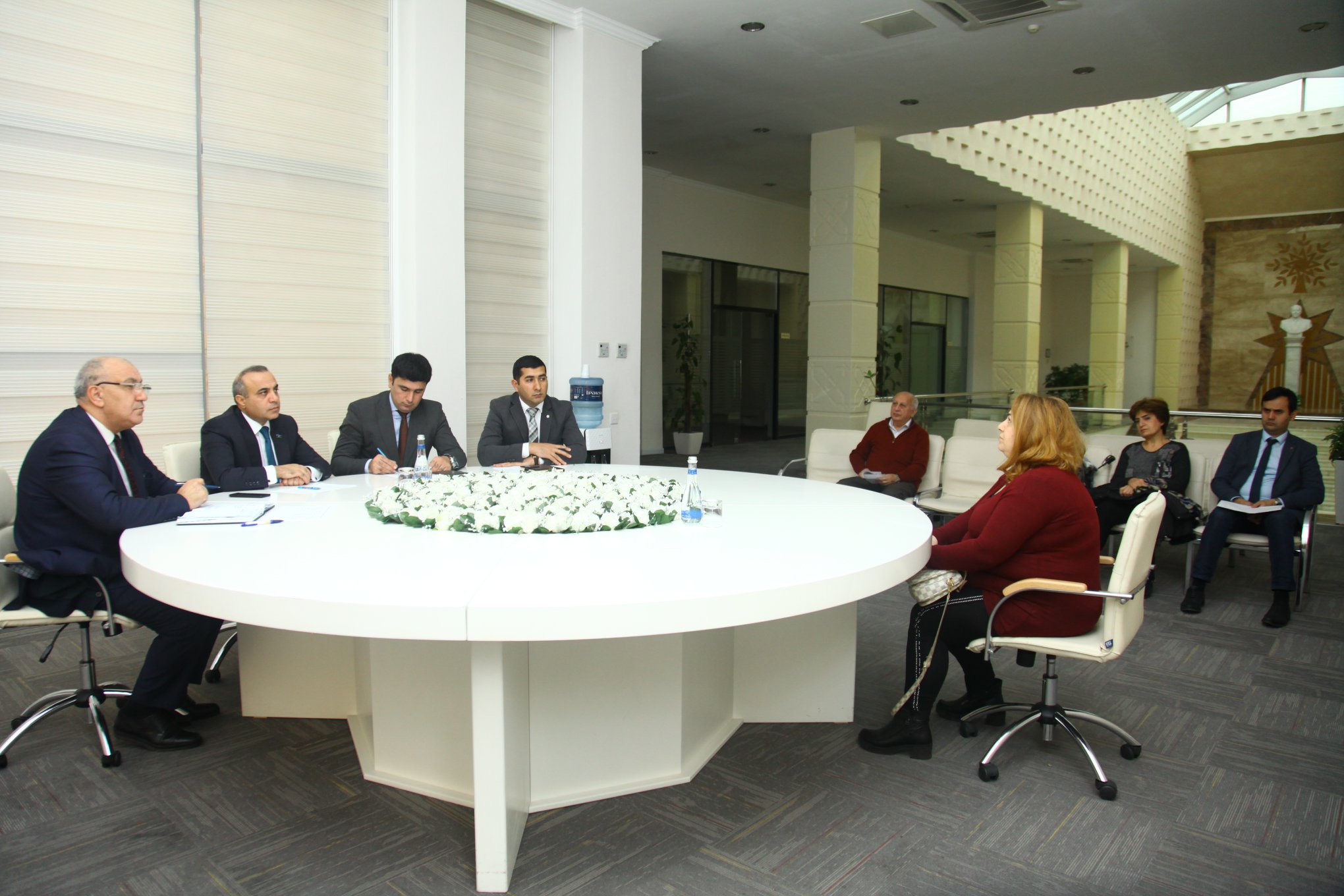 Azay Quliyev seçicilərini qəbul edib